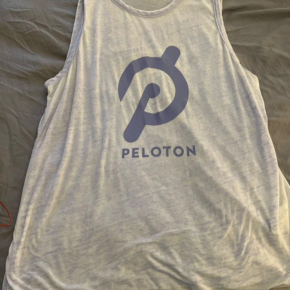 Peloton lavender lightweight tank like new size XL